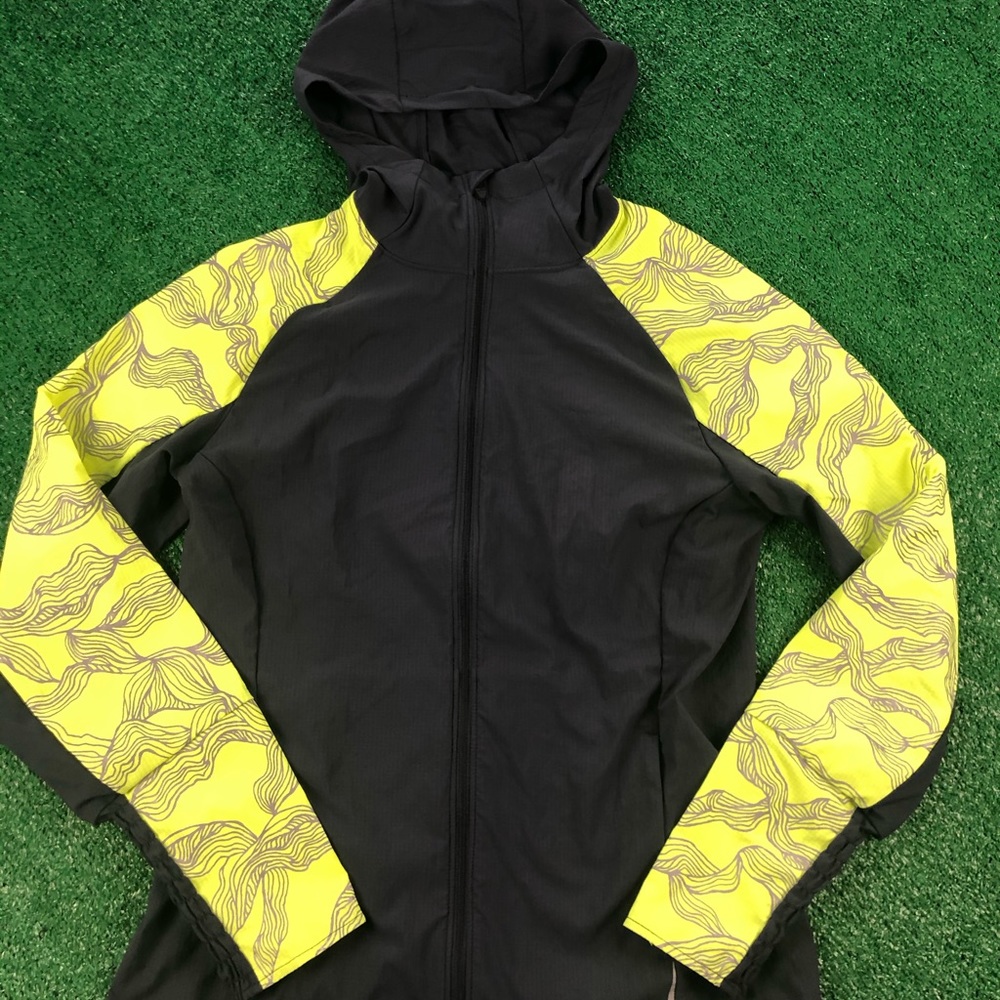 Brooks Jacket Windbreaker Workout Light Medium
